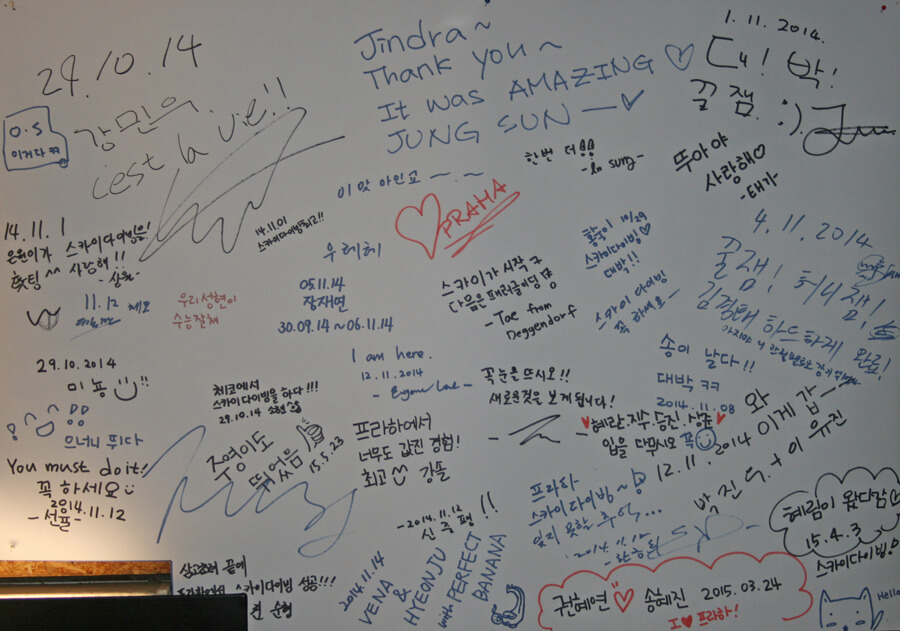 An English thank-you to the instructor on the Skydive Kantor message wall